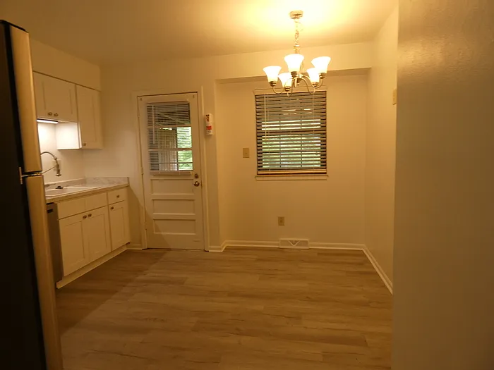 5901 Creek View Dr — Photo 7
