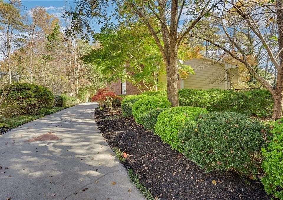 1st image of 3218 Lakeridge Dr SE
