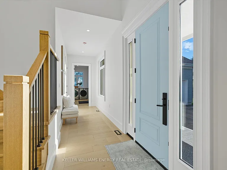 631 Mill St S — Photo 3