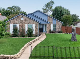 9404 Pinehaven Dr, Dallas, TX 75227