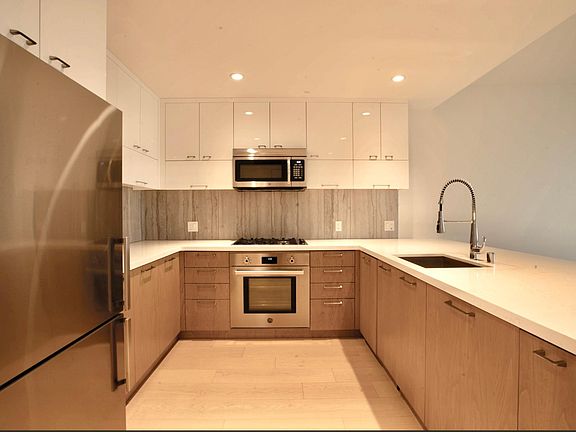 5th image of 400 S Broadway #3201