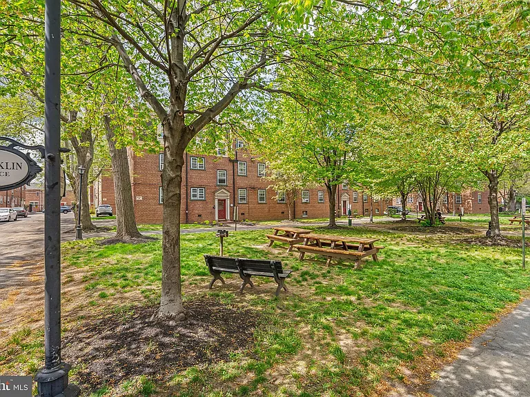 734 N Terrace St #D — Photo 11