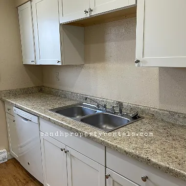 405 Roxy Lane - 3 — Photo 4