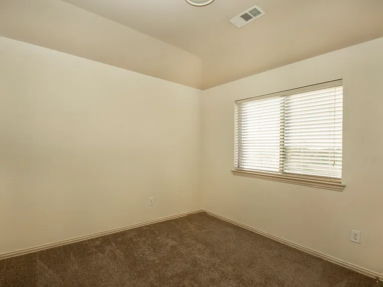 903 Fieldstone Dr — Photo 17