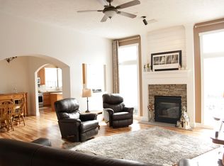 17113 Pierce St, Omaha, NE 68130