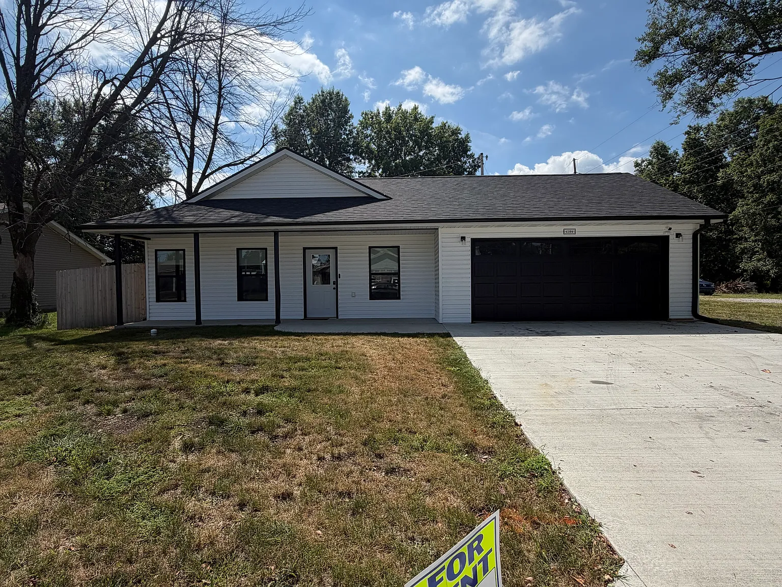 4306 Rivers Dr — Photo 2
