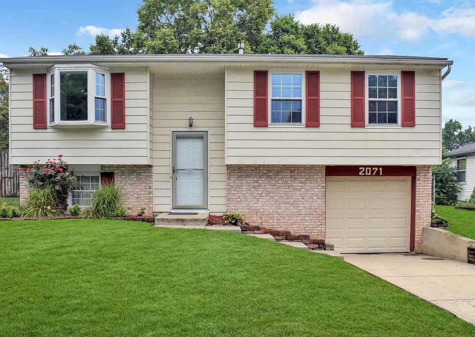 1st image of 2071 Drumlin Dr