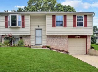 2071 Drumlin Dr, Grove City, OH 43123
