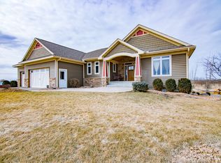 25620 Hickory Blvd, Belle Plaine, MN 56011