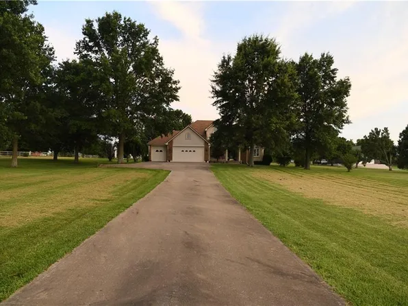 19301 E 215th St, Harrisonville, MO 64701
