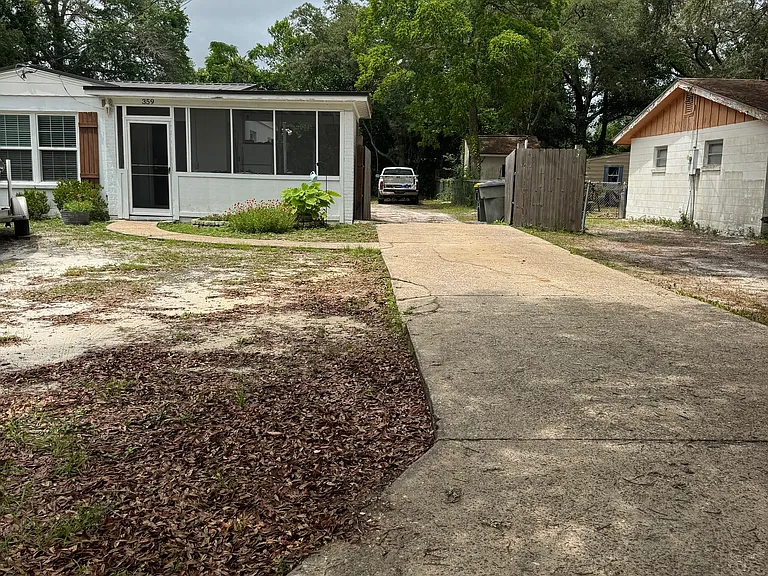 359 Okaloosa Rd NE — Photo 2