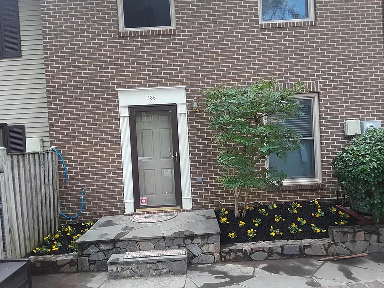 Flower beds and maintenance free slate pavers