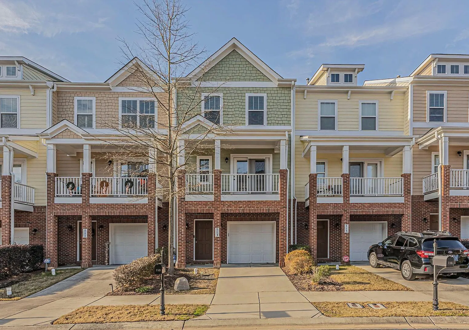 3 bed, 3.5 bath, 2068 sqft, $2,100 — Photo 1
