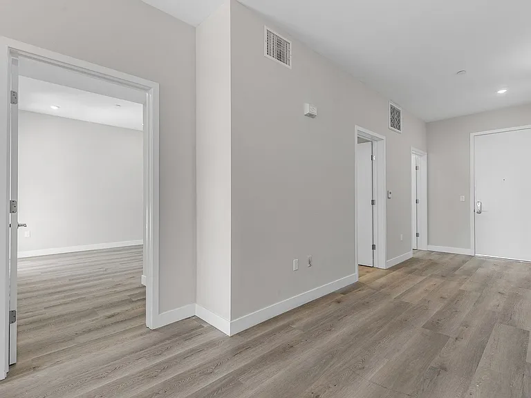 825 Coronado-Building — Photo 119