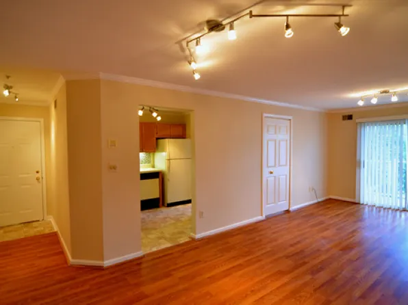 46 Crestview Ln #1824, Mount Arlington, NJ 07856