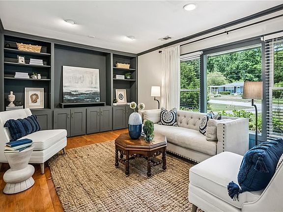 4th image of 3077 Francine Dr