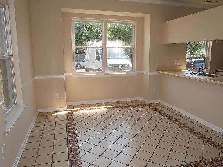 417 Greenview Dr — Photo 9