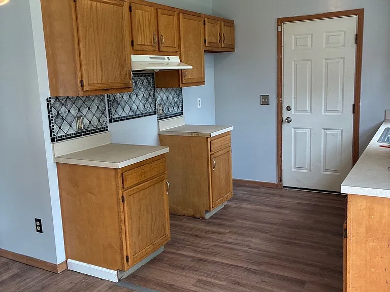 731 Parmalee Ave — Photo 5