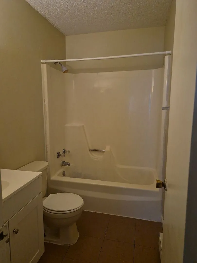 Montgomery Apartments — Photo 3