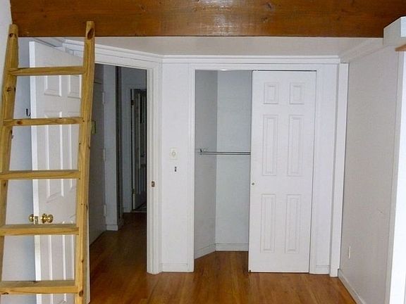 2nd image of 29 Saint Marks Pl APT 1A