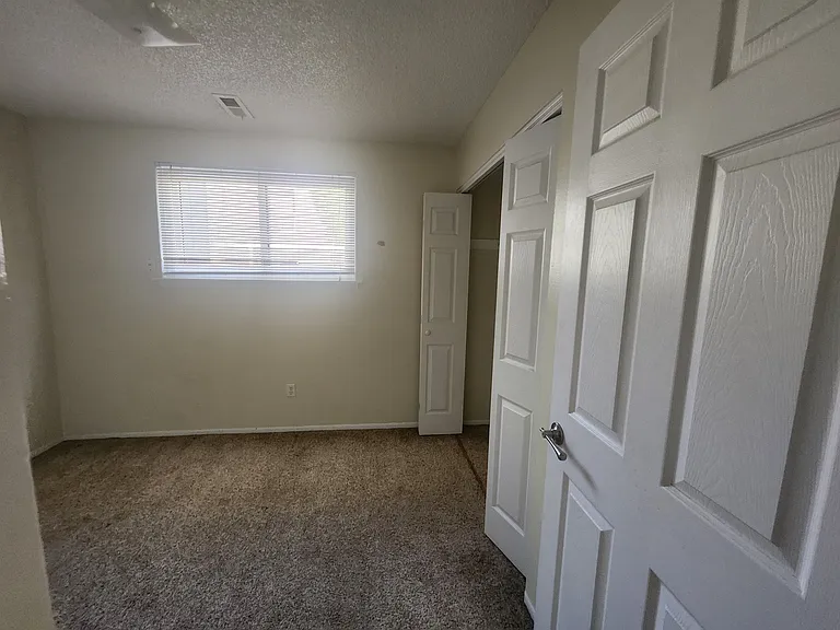 815 E Ivinson Ave #4 — Photo 3