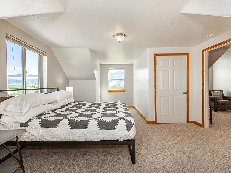 5550 Foster Ln #B — Photo 6