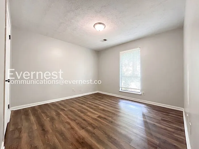 1515 Captain Thomas Ct — Photo 18