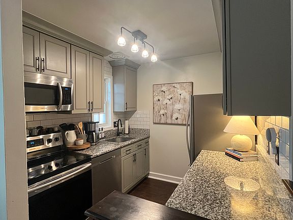 3rd image of 1732 W Abingdon Dr APT 101