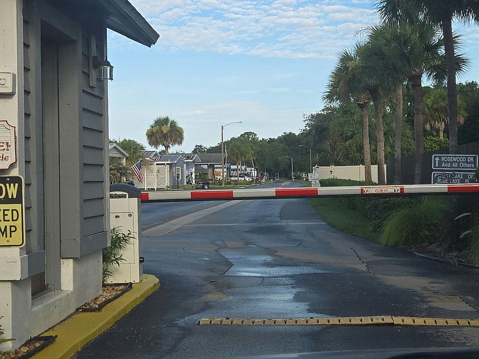1st image of 192 Rosewood Dr