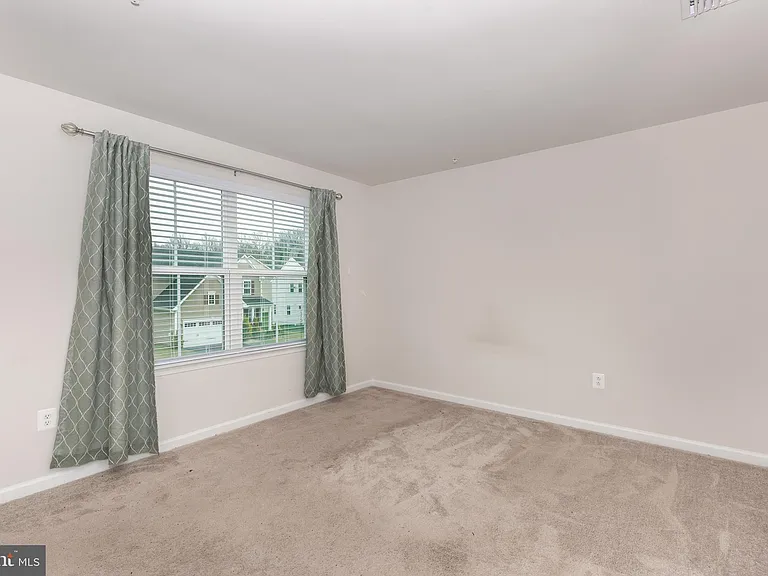 112 Sherman Way — Photo 37
