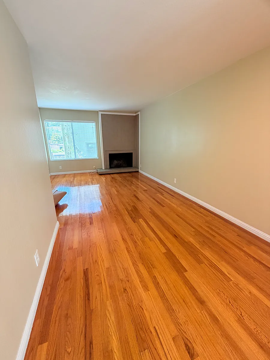Building Photo - 111B Ascot Ct