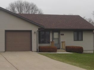 1157 9th St #1, Baraboo, WI 53913