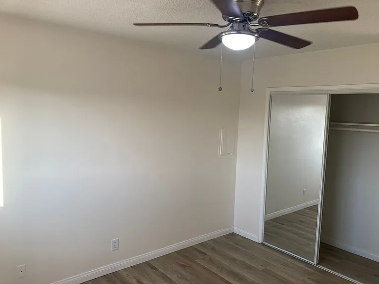 650 Linden Ave — Photo 57