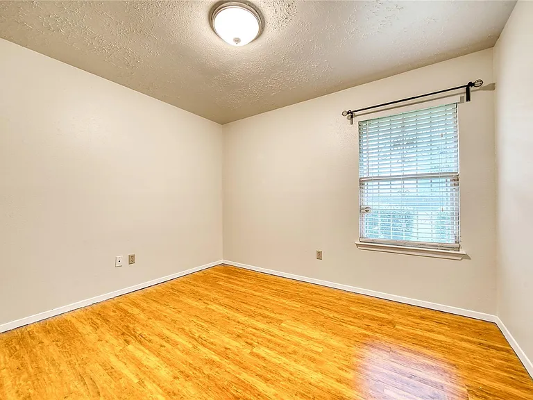 7811 Westbank Ave — Photo 20