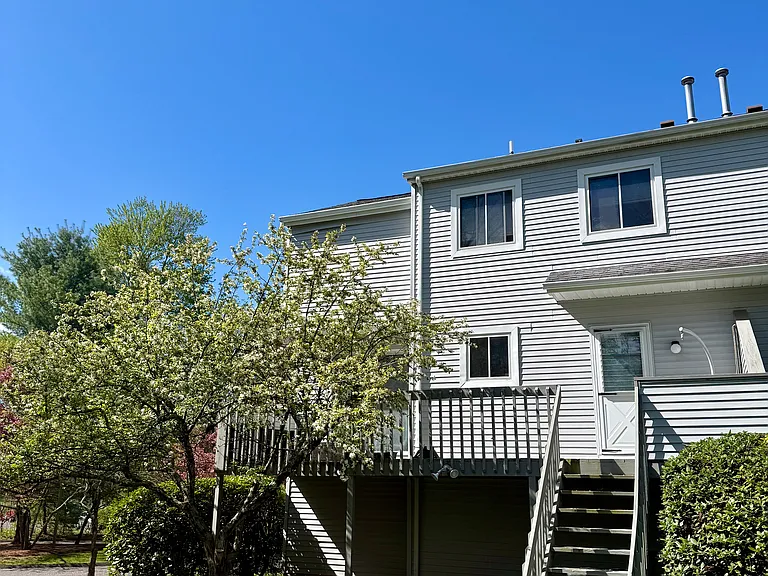 69 Northwest Dr #60 — Photo 13