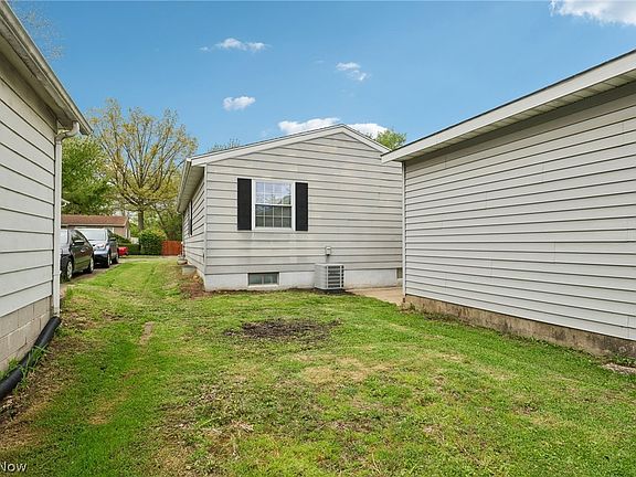 3rd image of 1005 Ute Ave