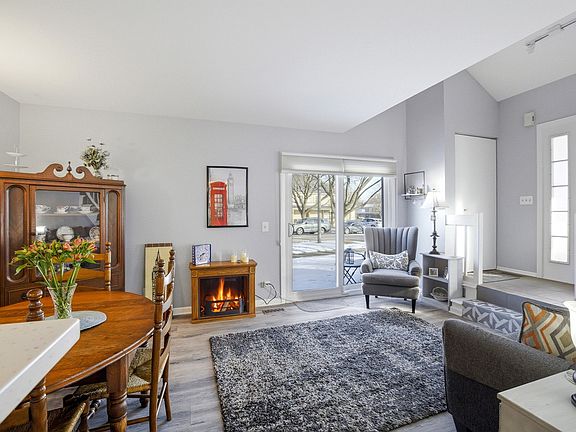 4th image of 1511 Queensgreen Ct #204