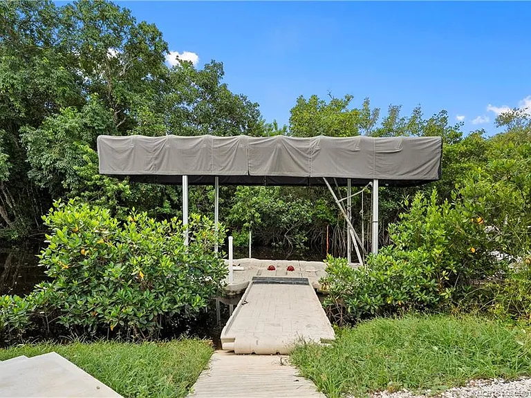 30 SW Hideaway Pl — Photo 31