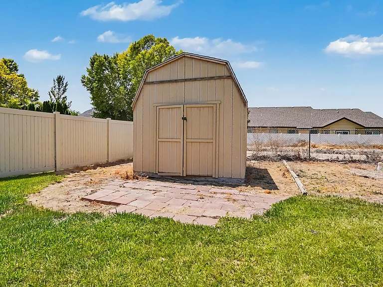 18327 Buckeye Pl — Photo 30