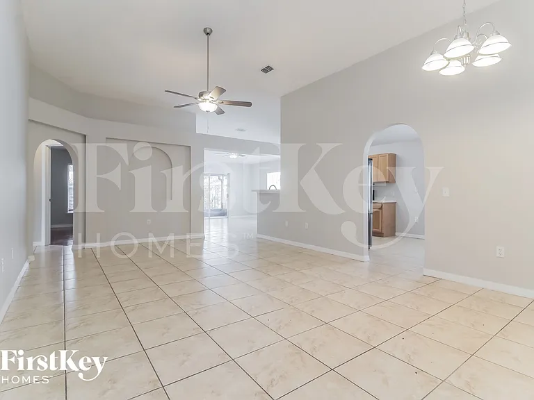 253 McKay Blvd — Photo 4