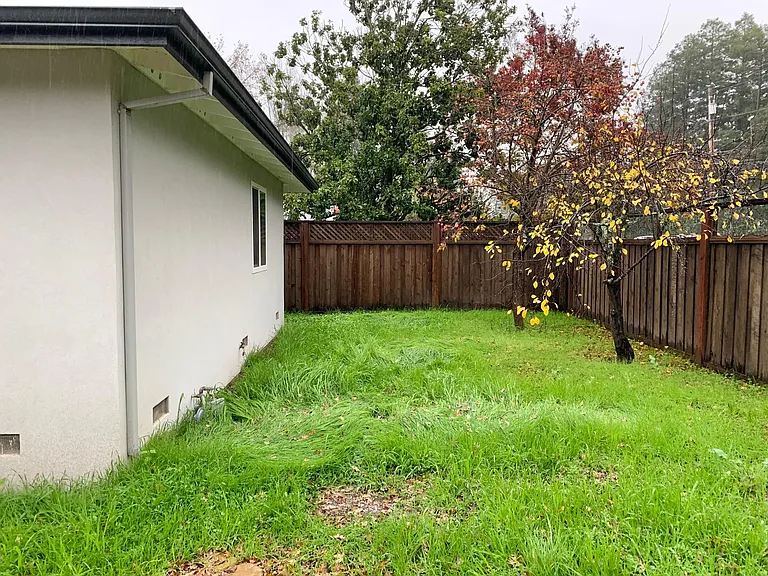 17995 Los Banos Dr — Photo 18