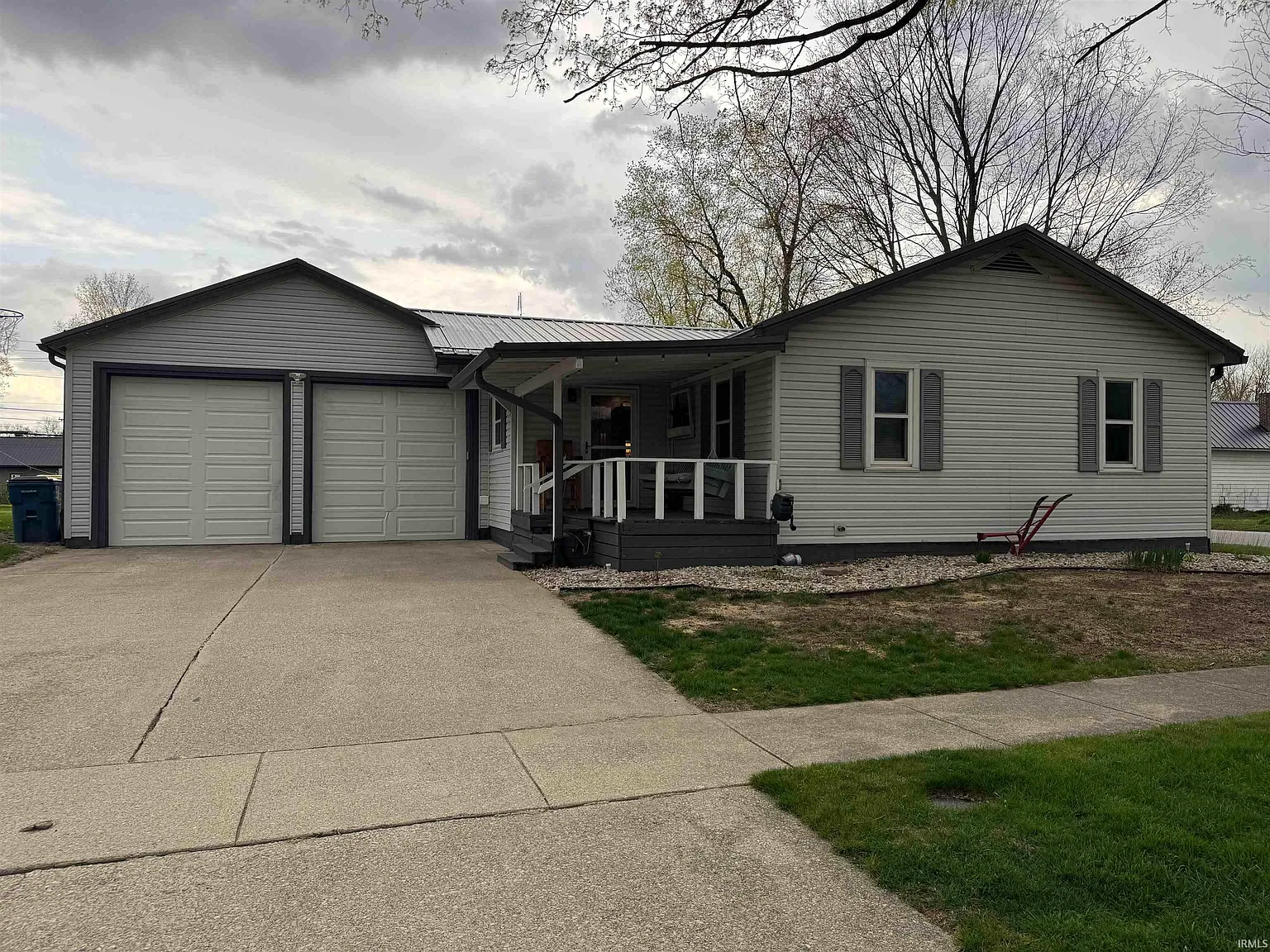 207 N Maple St photo 1