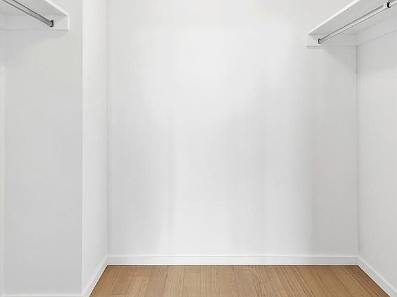 5th image of 415 Red Hook Ln APT 8B