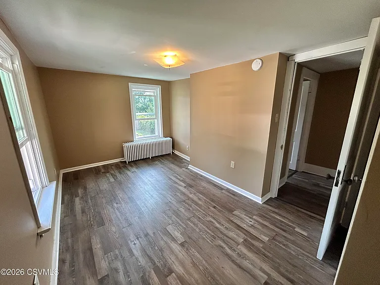 1225 Memorial Ave — Photo 14
