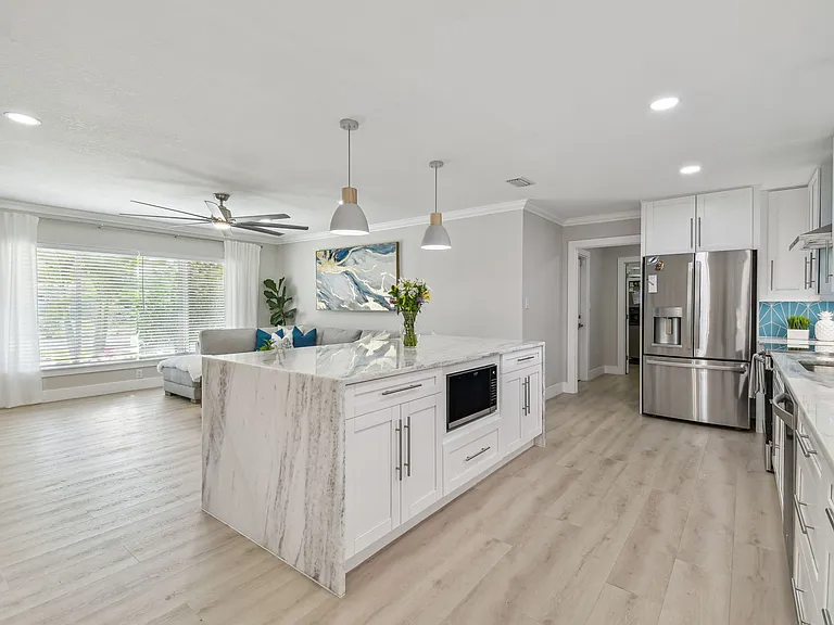 3922 Fontainebleau Dr — Photo 11