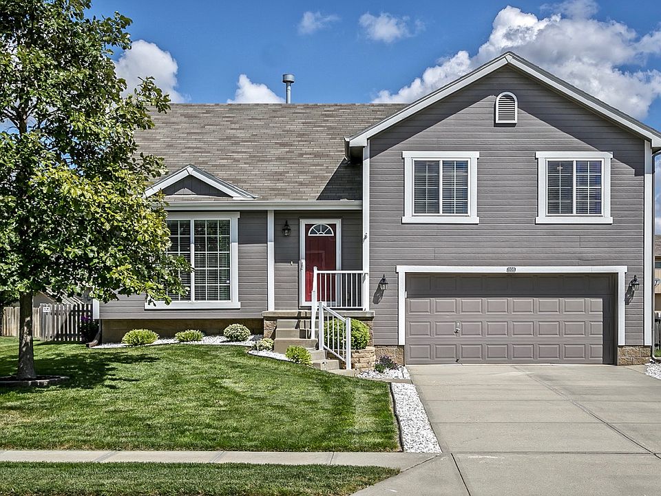 1st image of 808 Clearwater Dr