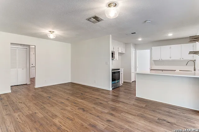 8214 Banbury Dr — Photo 11