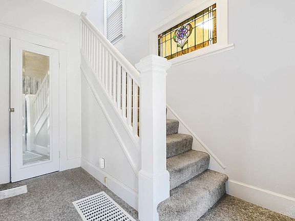 4th image of 4020 Burwood Ave