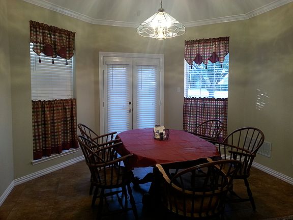 5th image of 4402 Lakehill Dr