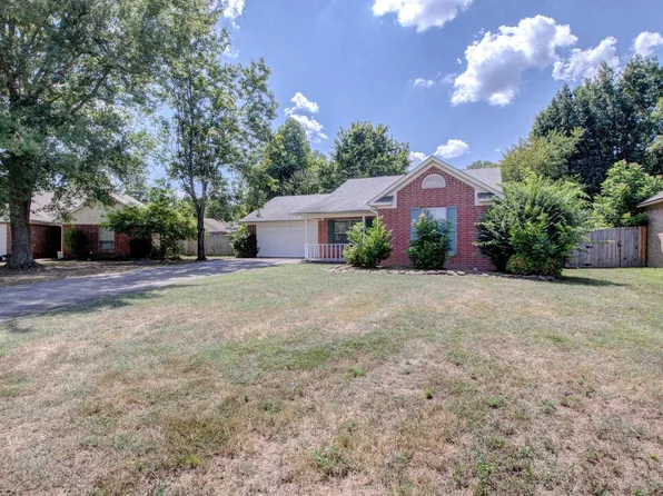 275 Helen St, Conway, AR 72034